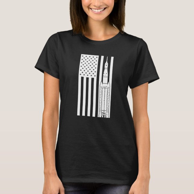T-shirt Drapeau américain de la fusée SLS Space Launch Sys (Devant)