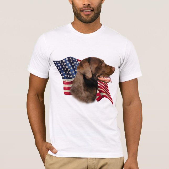 T-shirt Drapeau américain de récupération de chocolat Labr (Devant)