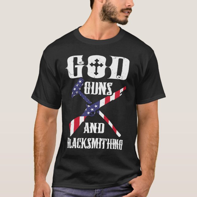 T-shirt Drapeau américain Dieu Fusils et Enclume de forge  (Devant)