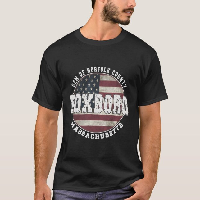 T-shirt Drapeau américain Foxboro Massachusetts (Devant)