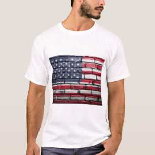 T-shirt Drapeau américain peint sur un mur en brique