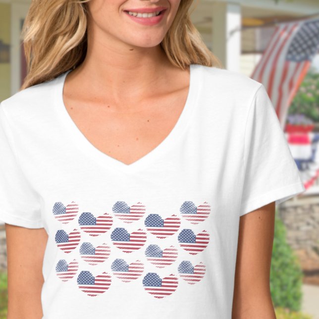 T-shirt Drapeau américain Rouge Bleu Patriotique (Cute Patriotic American Flag Rustic Heart Pattern T-Shirt)