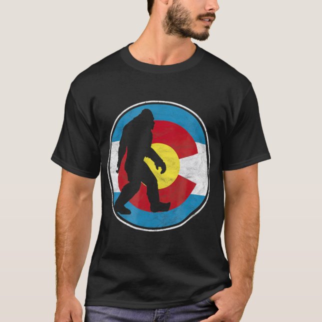 T-shirt Drapeau Colorado Bigfoot Silhouette Design Rétro (Devant)