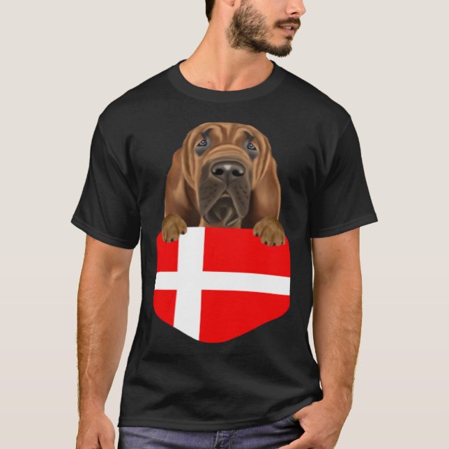 T-shirt Drapeau Danemark Chien Bloodhound Dans Poche (Devant)