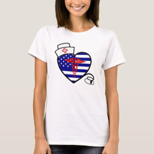 T-shirt Drapeau de coeur d'infirmière avec le stéthoscope