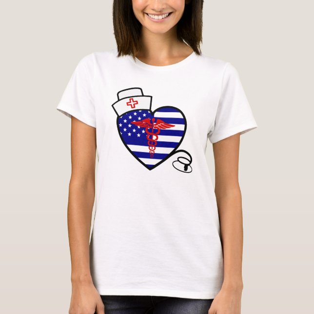 T-shirt Drapeau de coeur d'infirmière avec le stéthoscope (Devant)