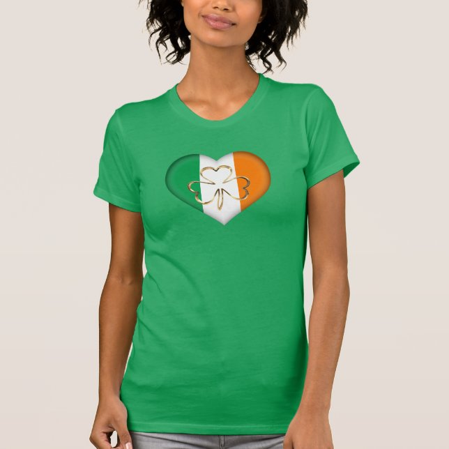 T-shirt Drapeau de l'Irlande Coeur avec Shamrock St. Patri (Devant)