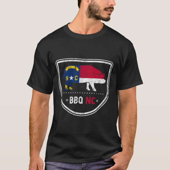 T-shirt Drapeau D'État De Caroline Du Nord Bbq Nc (Devant)