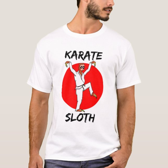 T-shirt Drapeau du Japon de Sloth Doing Karate (Devant)