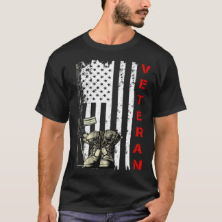 T-shirt Drapeau USA vétéran arme à feu et bottes de combat