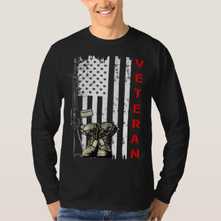 T-shirt Drapeau USA vétéran arme et bottes de combat vété