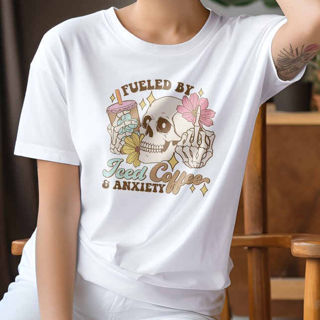 T-shirt Drôle alimenté par le café glacé et l'anxiété (Créateur téléchargé)