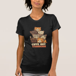 T-shirt drôle avec un empilement de chats mignons 