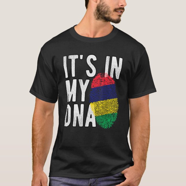 T-shirt Drôle c'est dans mon empreinte digitale du drapeau (Devant)