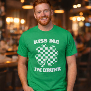 T-shirt Drôle de baiser Embrassez-moi, je suis ivre Saint-