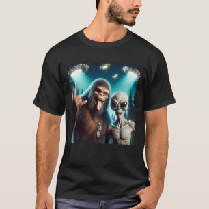 T-shirt Drôle de Bigfoot Alien Sasquatch Rock On Signe de