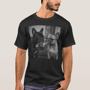 T-shirt Drôle de Bouledogue Français Fumant une Cigarette