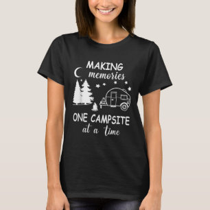 T-shirt Drôle de camping en faisant des souvenirs un terra
