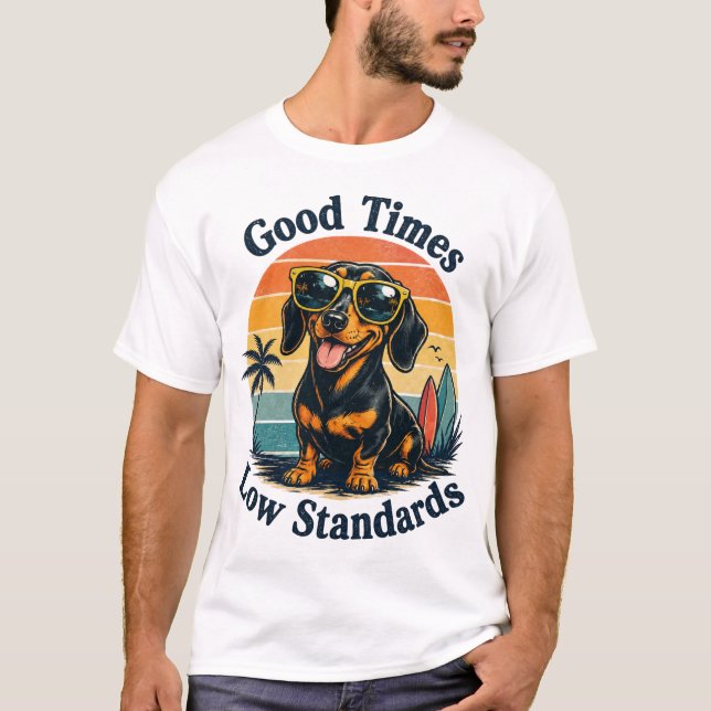 T-shirt Drôle de Dachshund Rétro Plage (Devant)