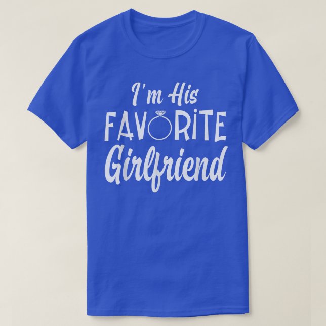 T-shirt Drôle de future mariée bientôt fiancée est son pré (Design devant)