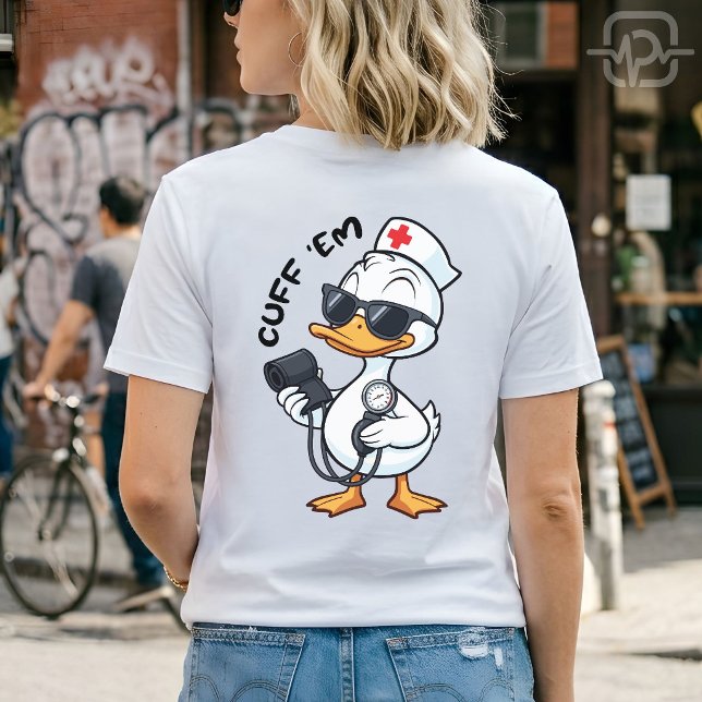 T-shirt Drôle de manchette d'infirmière d'oie de pression  (Funny Goose Nurse Cuff Em Blood Pressure T-Shirt)