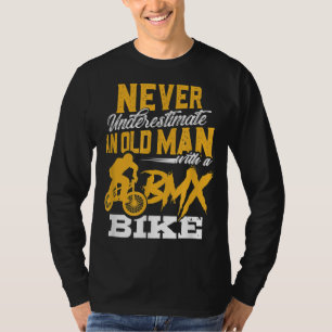 T-shirt Drôle de ne jamais sous-estimer un vieil homme ave
