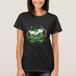 T-shirt Drôle de verre à bière verte Shamrock irlandais po