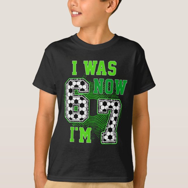 T-shirt Drôle j'avais 6 ans maintenant j'ai 7 ans Football (Devant)