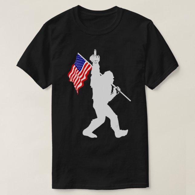 T-shirt Drôle moyen Bigfoot Finger USA Drapeau 4 juillet 2 (Design devant)