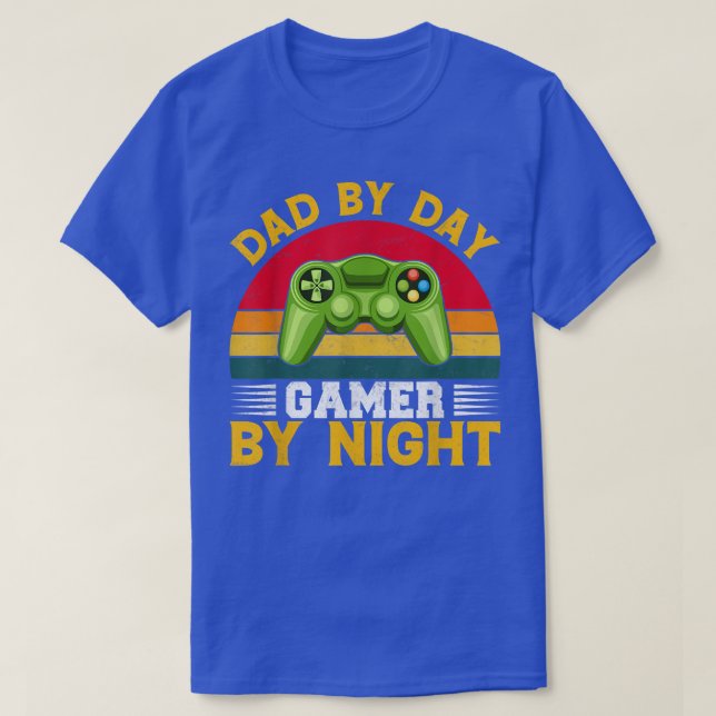 T-shirt Drôle Papa By Day Gamer By Night Gamer Jeux Vidéo (Design devant)