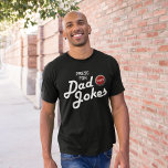 T-shirt Drôle Presse pour les blagues papa<br><div class="desc">T-shirt père amusant avec un bouton rouge,  et l'humour disant "pressez pour les blagues papa".</div>