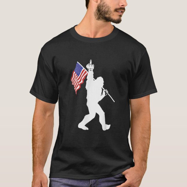 T-shirt Drôle Sasquatch Bel Bigfoot Middle Finger USA (Devant)