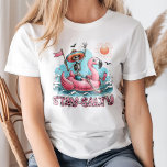 T-shirt Drôle Skeleton "Stay Salty" Summer Beach<br><div class="desc">Apportez les rires à la plage avec le Drôle Skeleton "Stay Salty" Summer Beach T-Shirt. Ce design original présente un squelette froid qui se dresse dans un char flamand rose géant, capturant parfaitement les vibrations estivales insouciantes. Avec son mélange ludique de tons rose et gris, ce T-shirt est idéal pour...</div>