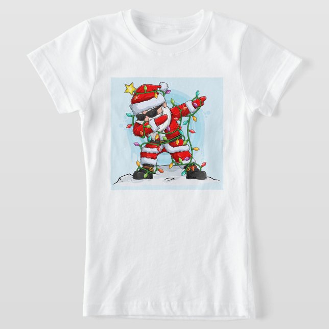 T-shirt du Père Noël (A playful Santa character in a festive outfit, tangled in colorful Christmas lights. )