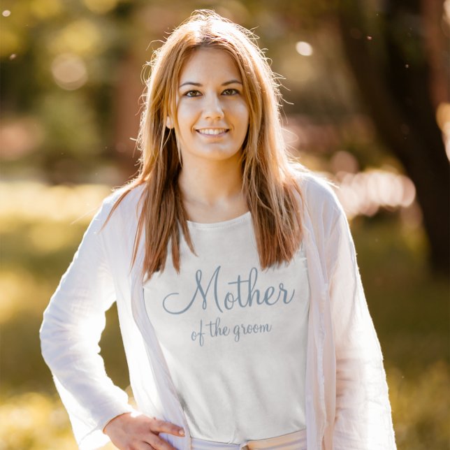 T-shirt Dusty Blue Calligraphie Mère de la chambre (Mother of the Groom Tee)
