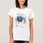 T-shirt Dusty Blue Navy Champagne Ivory Floral Bride<br><div class="desc">Mère florale bleu Dusty du t-shirt marié avec élégant bouquet de bleu marine, bleu royal, blanc, or, ivoire de champagne, rose couleur rousse, bourgeons de fleurs ranunculus et feuilles d'eucalyptus vert sauge et élégant bouquet d'aquarelle. Veuillez me contacter pour toute aide sur la personnalisation ou si vous avez besoin d'un...</div>