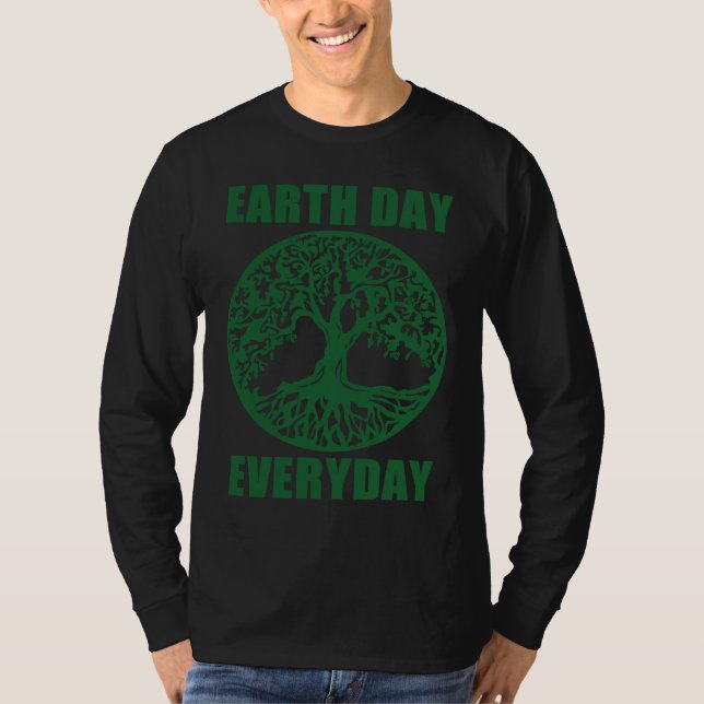 T-shirt Earth Day Every Day Save Planet Earth April 2023   (Devant)