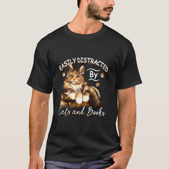 T-shirt Easily Distracted By Cats And Books Biggie Cat Boo (Devant)