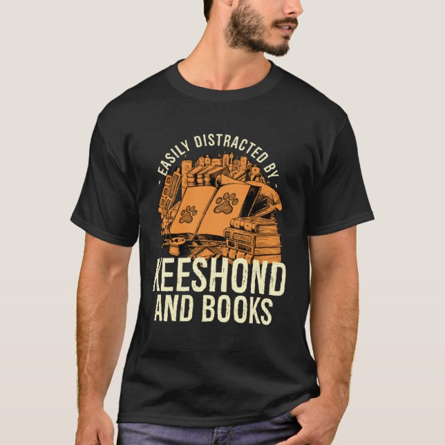 T-shirt Easily Distracted By Keeshond And Books German Spi (Devant)