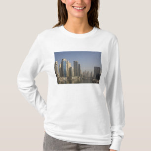 T-shirt EAU, Dubaï. Des tours de marina avec des bateaux 