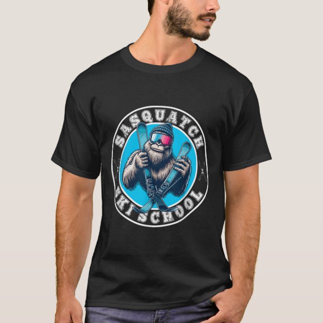 T-shirt École de ski Sasquatch Bigfoot drôle de ski  (Devant)