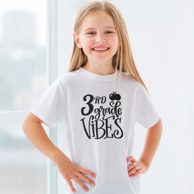 T-shirt École Vibes de troisième année (Start the school year out with some fun with this cute 3rd Grade Vibes tshirt.)