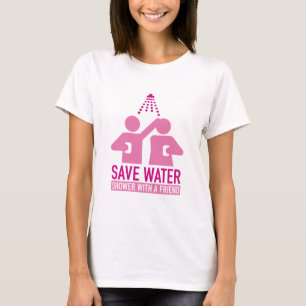 T-shirt Économisez La Douche D'Eau Avec Un Ami