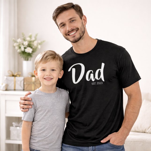 T-shirt Écriture blanche Papa établi (White Script Established Dad Black T-Shirt)