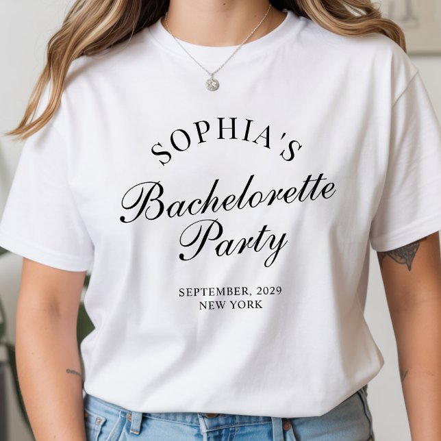 T-shirt Écriture calligraphique pour l'enterrement de vie  (custom name bridesmaid shirt, minimalist bridesmaid t shirt gift, elegant script bridal party shirt)