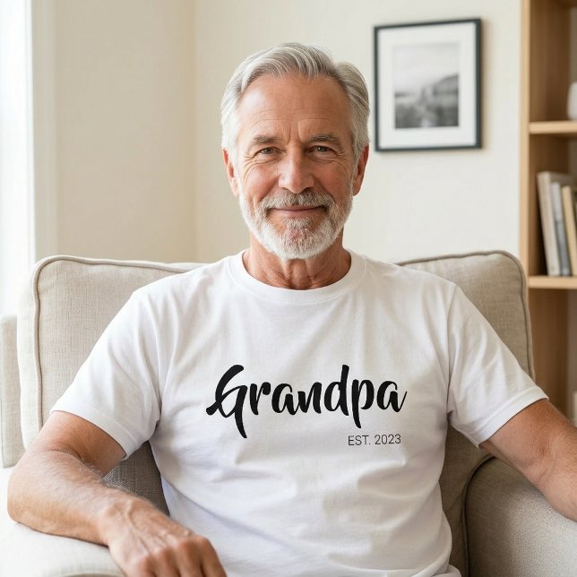 T-shirt Écriture noire grand-père établi (Black Script Established Grandpa T-Shirt)