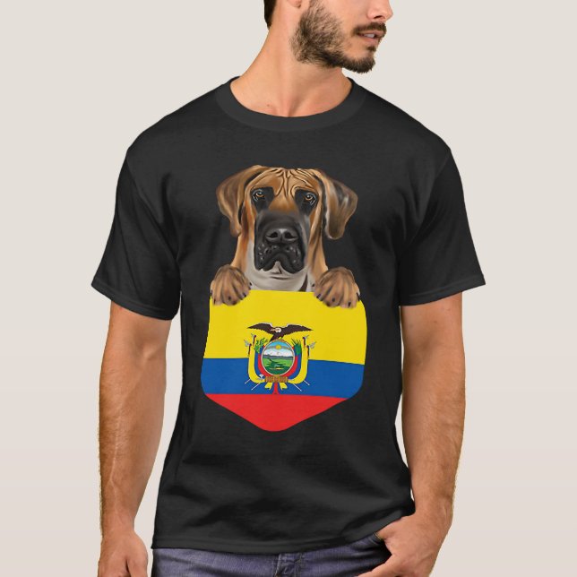 T-shirt Ecuador Flag Brown Great Dane Dog In Pocket (Devant)