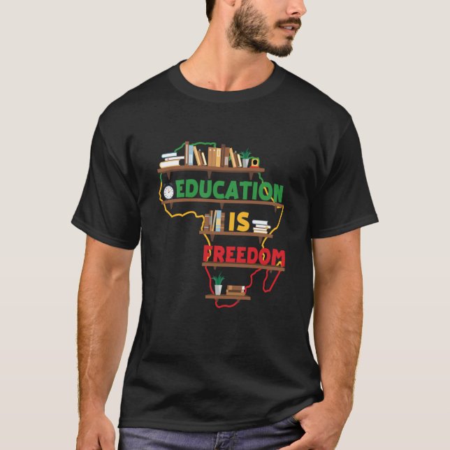 T-shirt Education is Freedom Map of Africa Bookshelf Black (Devant)