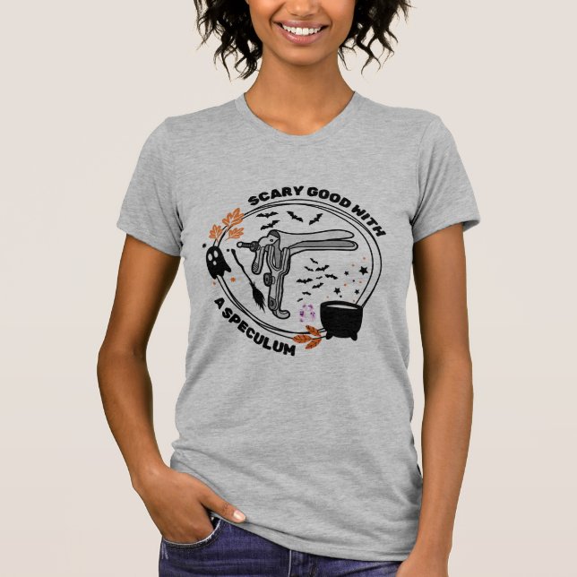 T-shirt Effrayant avec un spéculum. (Devant)