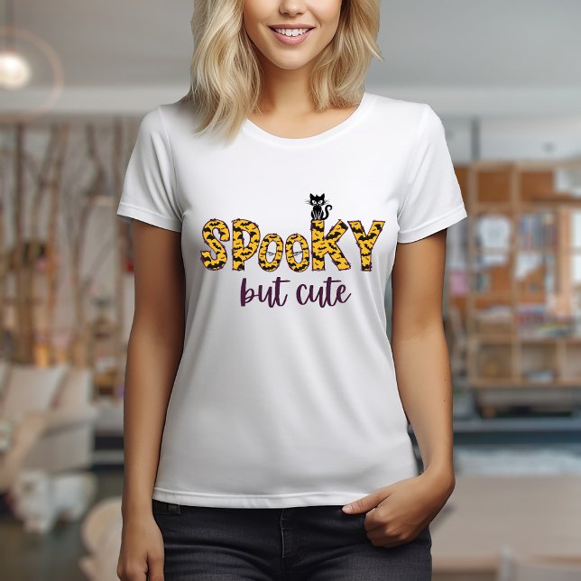 T-shirt éffrayant mais mignon (Spooky but cute doodle letters t-shirt design with autumn patterns)
